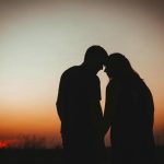 Kāpēc partneri šķiras: neizteikto cerību klusā drāma kapec-partneri-skiras-neizteikto-ceribu-klusa-drama.jpg